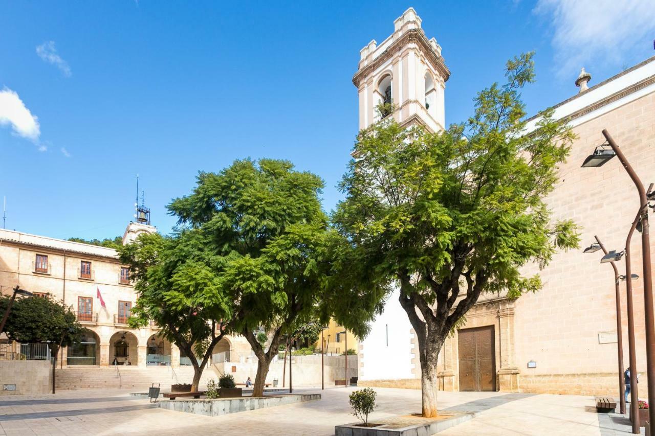 Estudios Ramon Llull Dénia Exterior foto